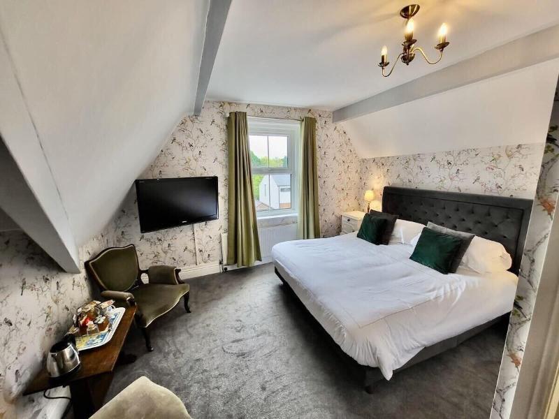 St George's Hotel image