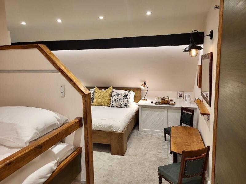 St George's Hotel image