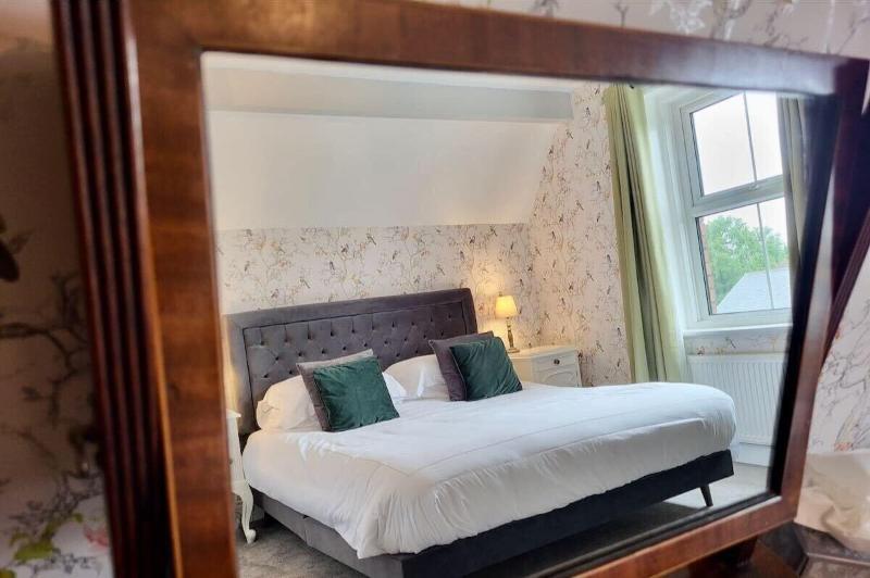 St George's Hotel image