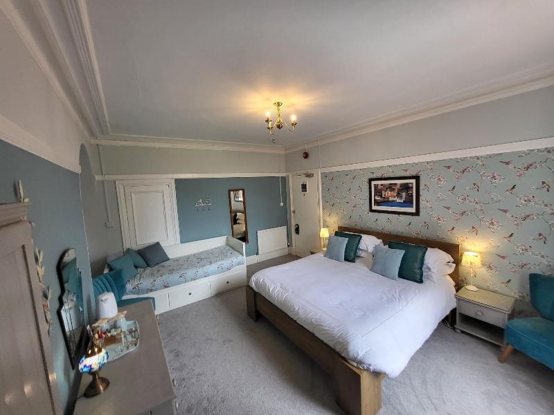 St George's Hotel image