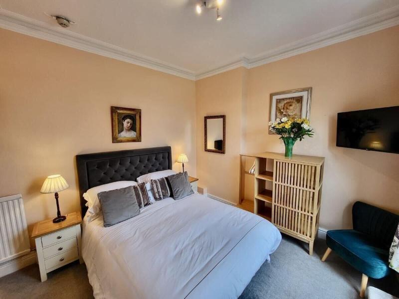 St George's Hotel image