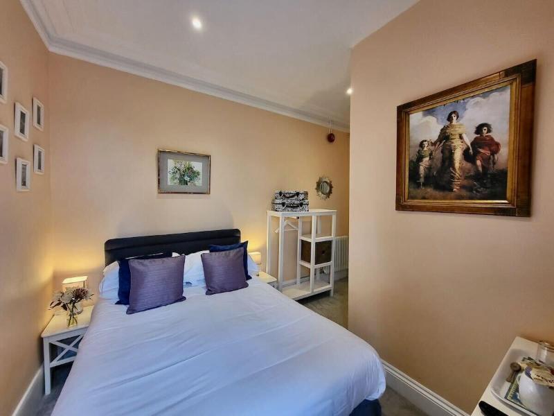 St George's Hotel image