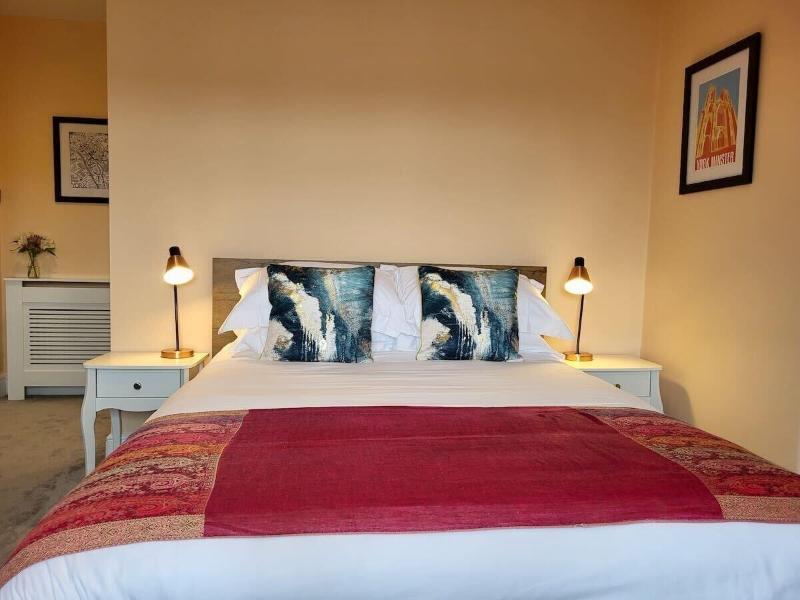St George's Hotel image