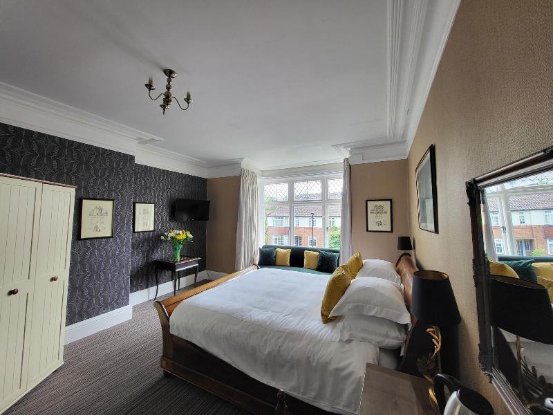 St George's Hotel image