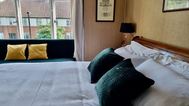 St George's Hotel image