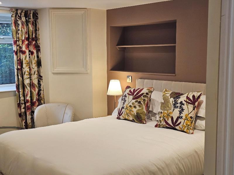 St George's Hotel image