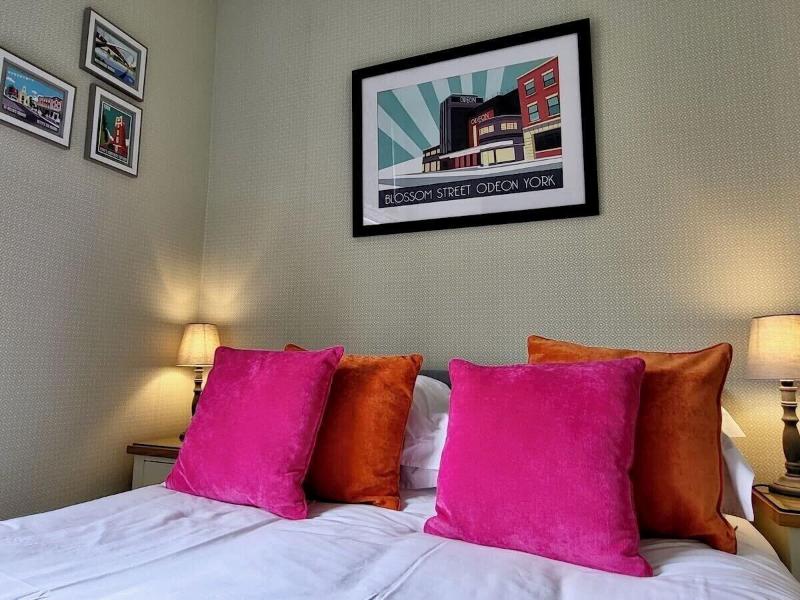 St George's Hotel image