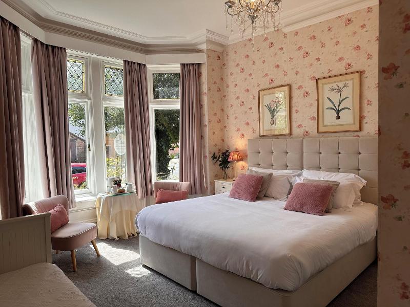 St George's Hotel image