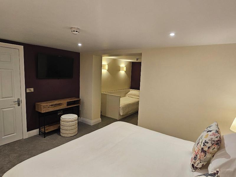 St George's Hotel image