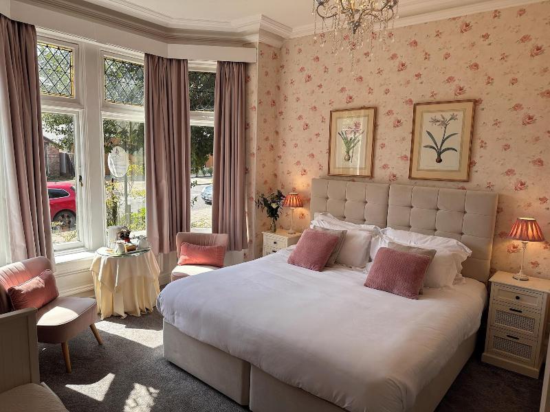 St George's Hotel image
