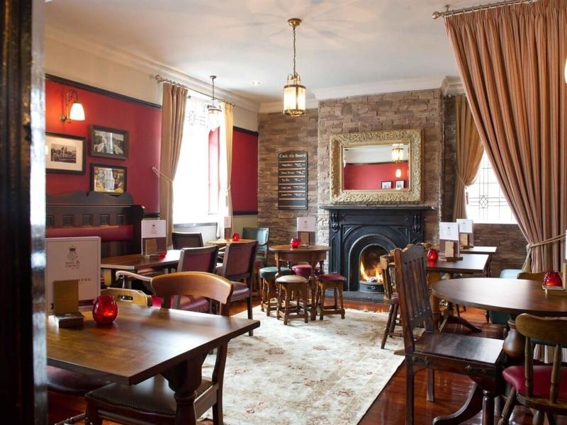 The Rose And Crown image