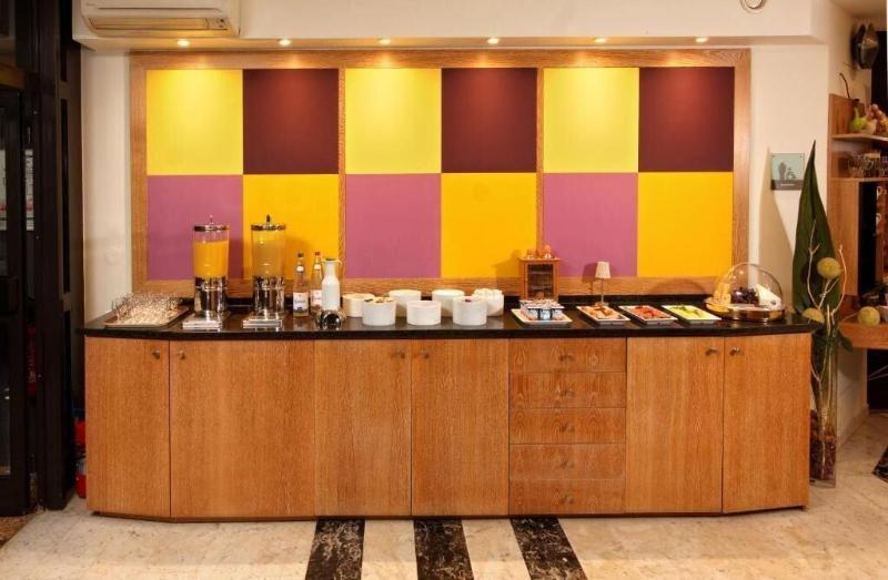 Hotel - Restaurant Crystal image