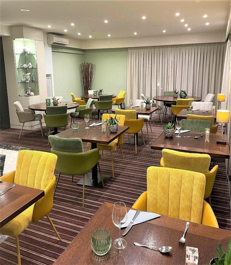 Hotel - Restaurant Crystal image