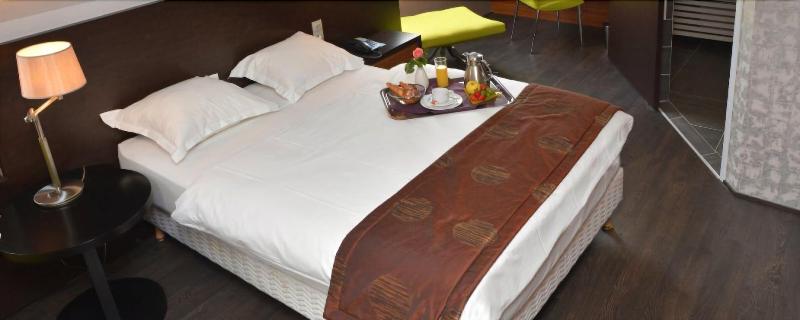 Hotel - Restaurant Crystal image