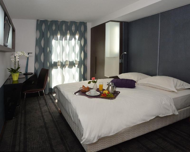 Hotel - Restaurant Crystal image