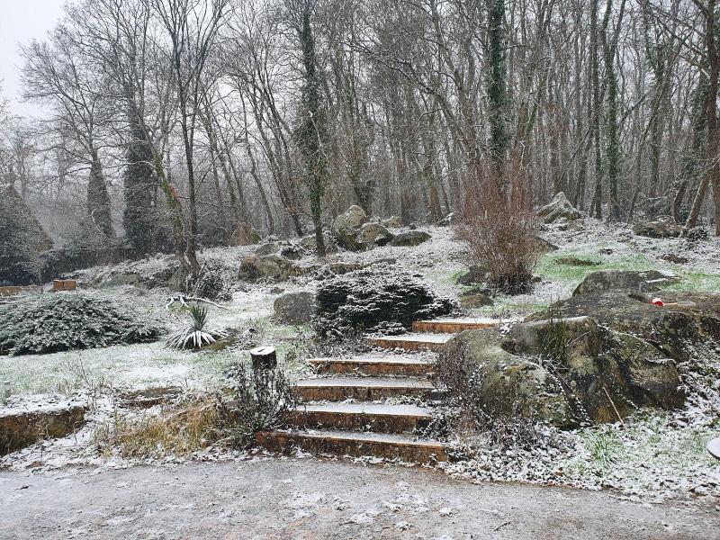 Le Jardin Des Roches image