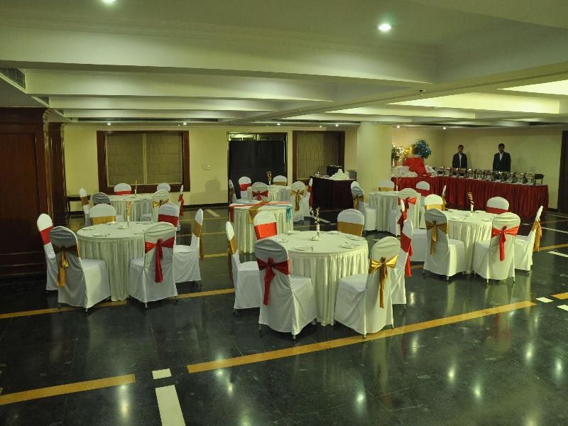 Le Lac Sarovar Portico image