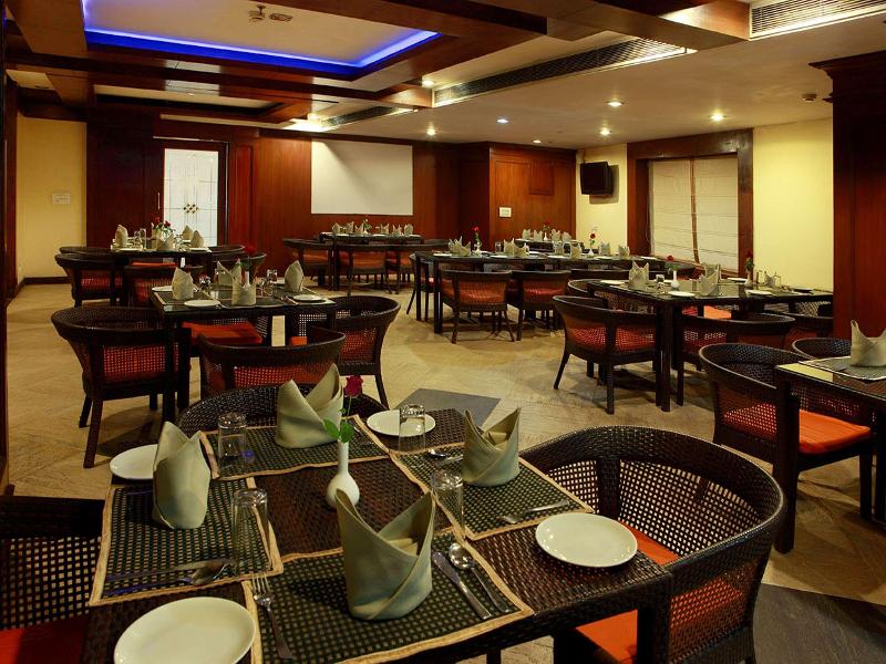 Le Lac Sarovar Portico image