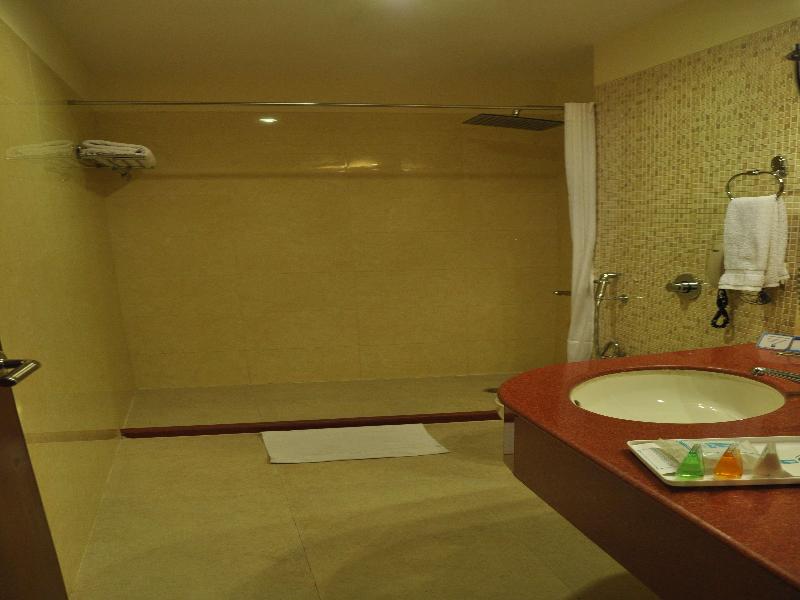 Le Lac Sarovar Portico image