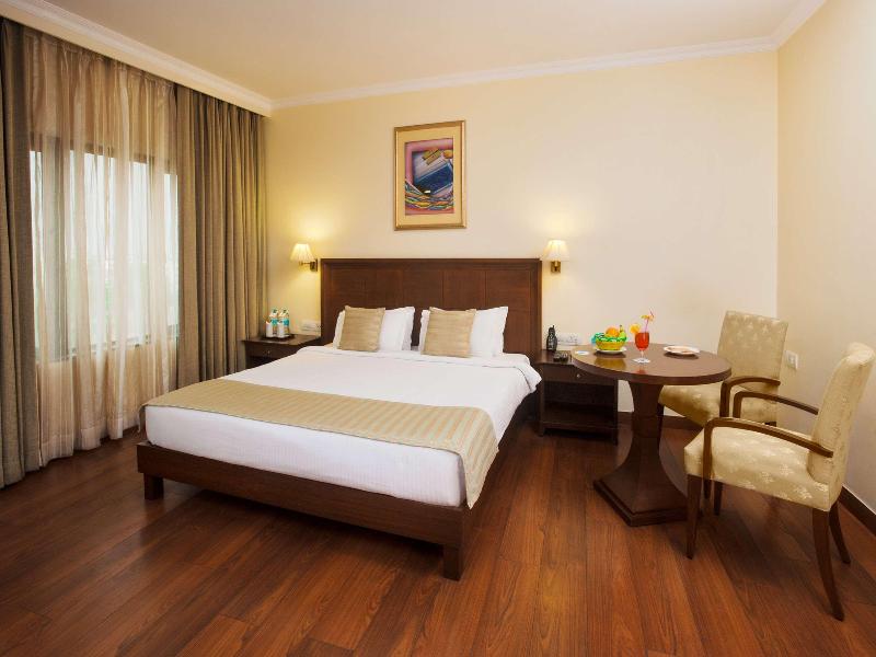 Le Lac Sarovar Portico image