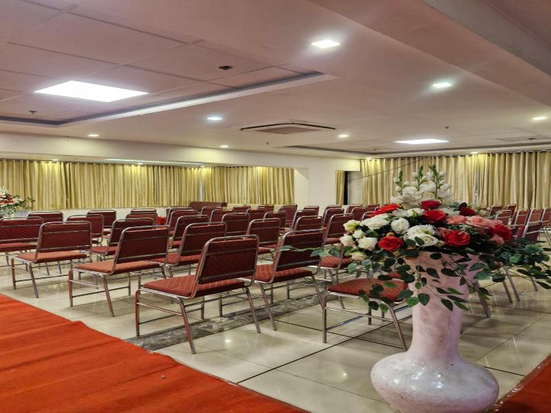 Hotel Radiant — general view