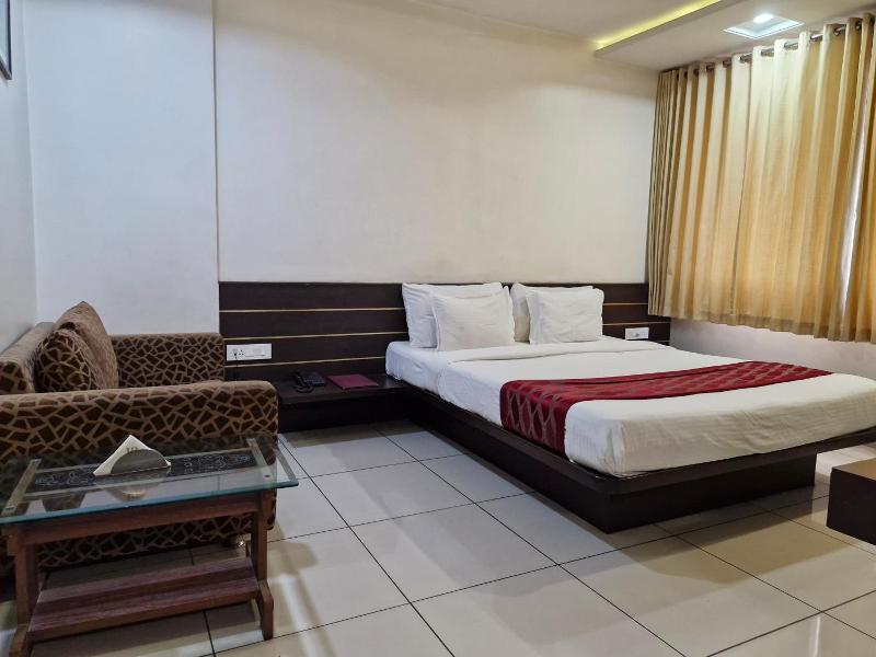 Hotel Radiant — general view