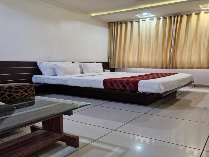 Hotel Radiant image