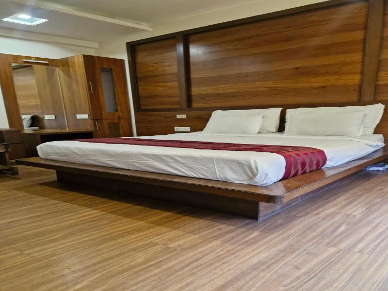 Hotel Radiant image