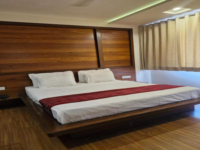 Hotel Radiant image