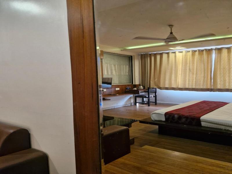 Hotel Radiant image