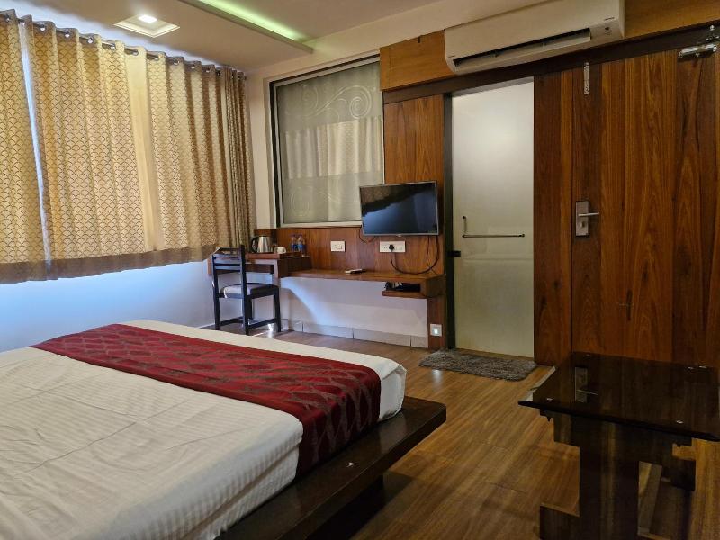 Hotel Radiant image