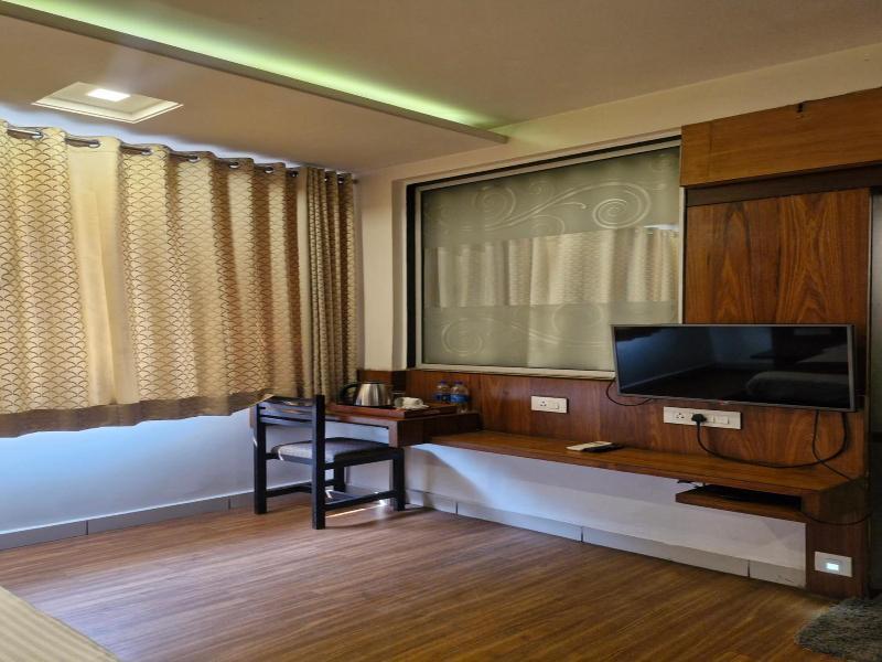 Hotel Radiant image