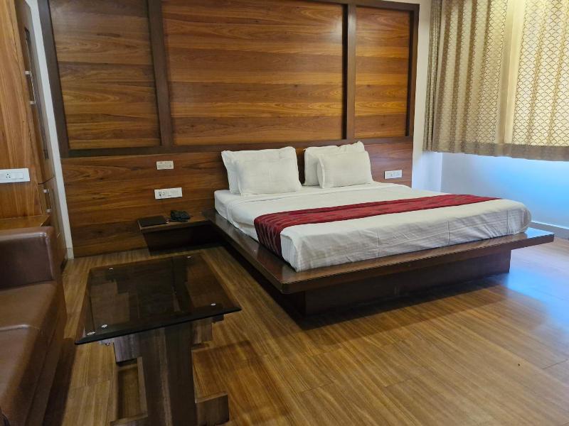 Hotel Radiant image