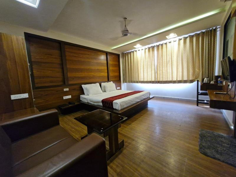 Hotel Radiant image