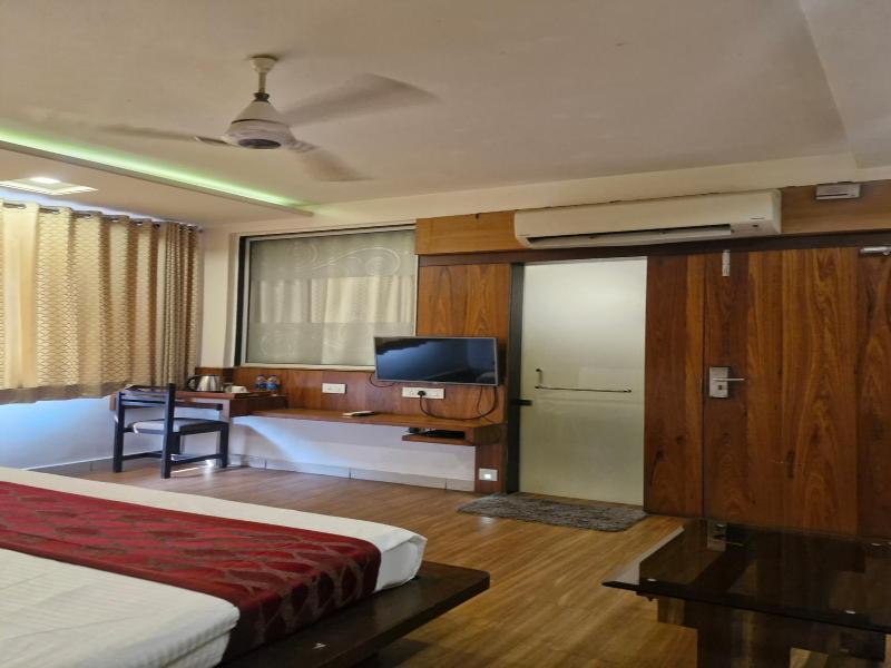 Hotel Radiant image