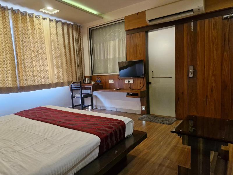 Hotel Radiant image