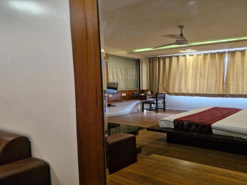 Hotel Radiant image