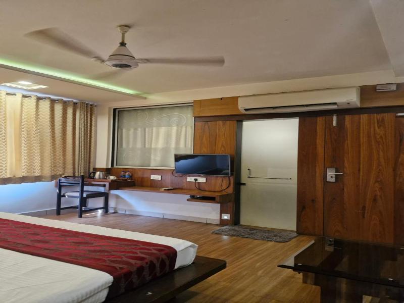 Hotel Radiant image