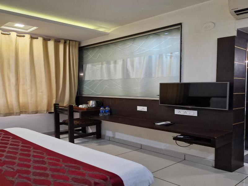 Hotel Radiant image
