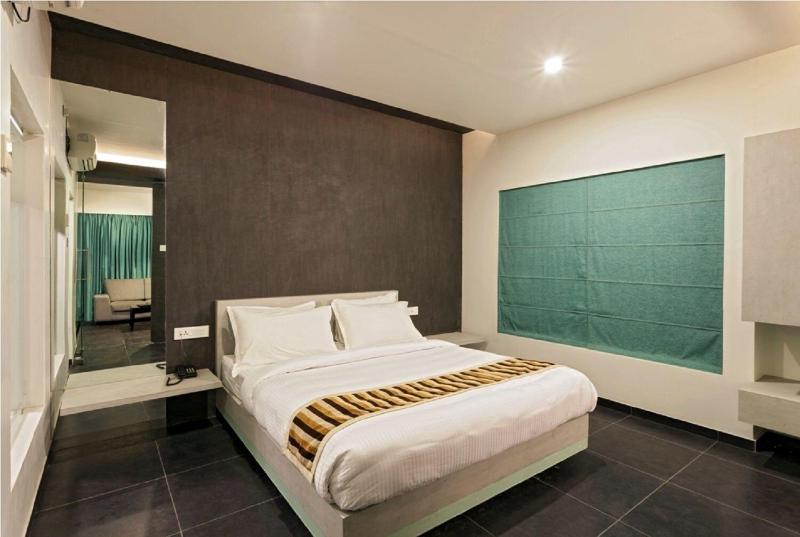 Hotel Rasika Renaissance image