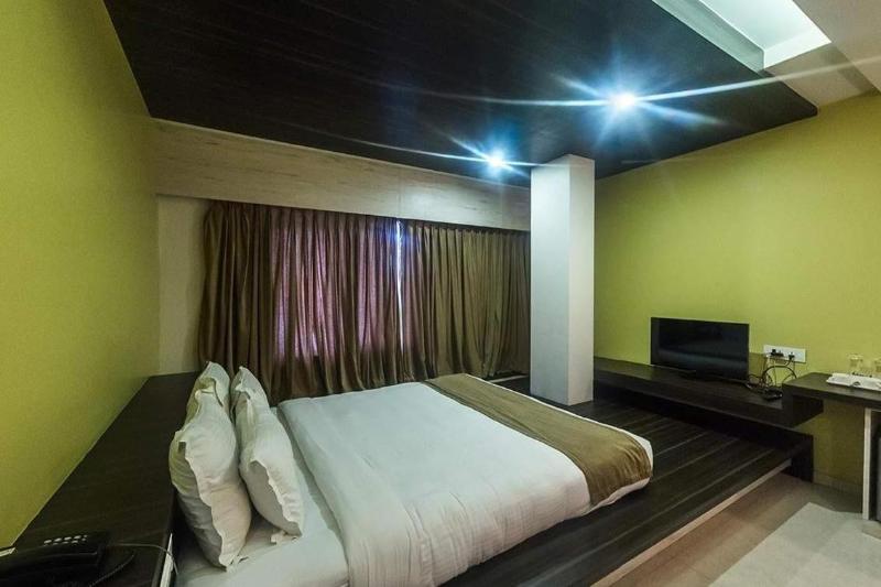 Hotel Rasika Renaissance image