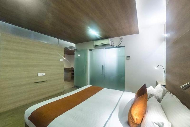 Hotel Rasika Renaissance image