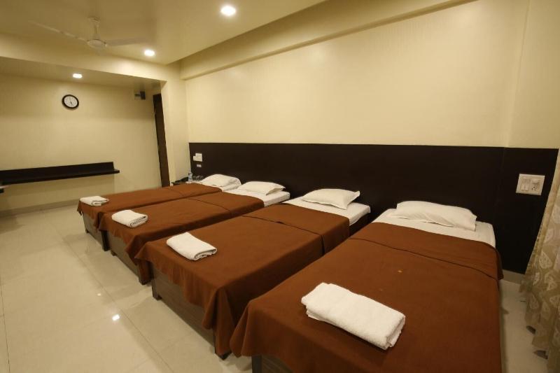 Hotel Kohinoor Square image
