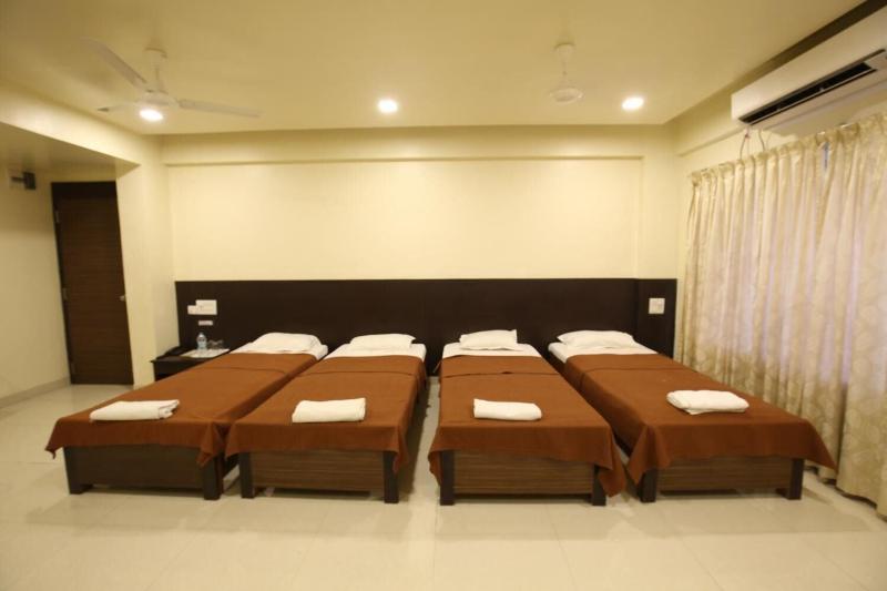 Hotel Kohinoor Square image