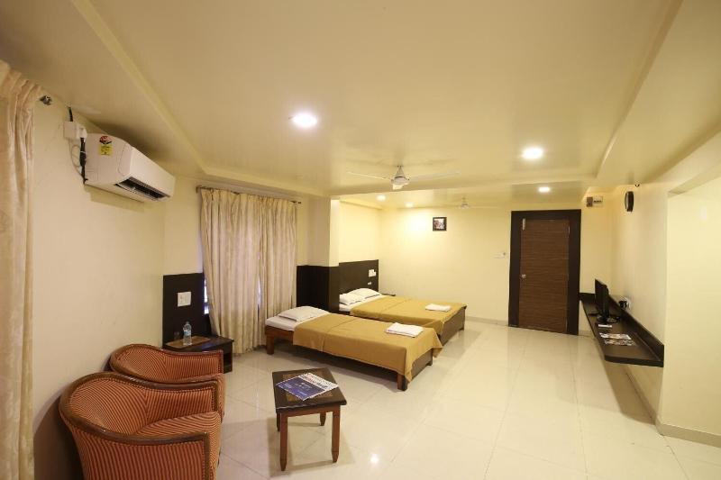 Hotel Kohinoor Square image