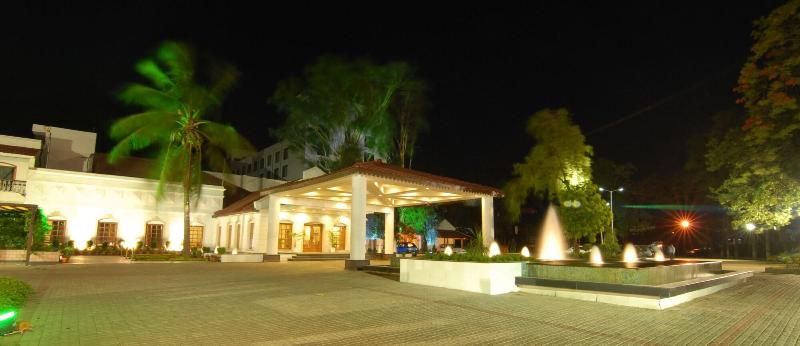 Chanakya Bnr Hotel — exterior view