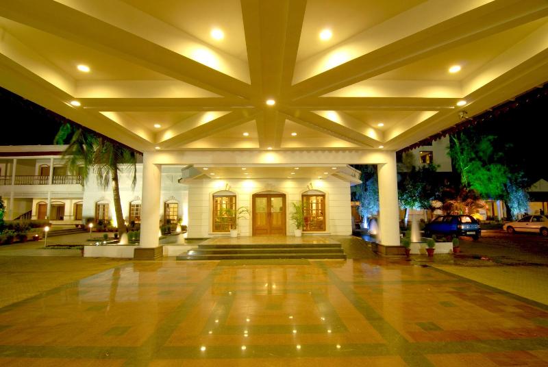 Chanakya Bnr Hotel — general view