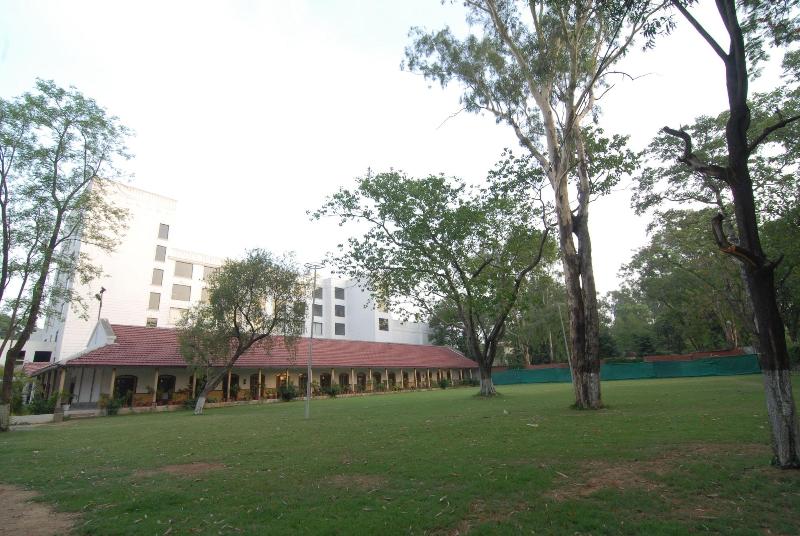 Chanakya Bnr Hotel — general view