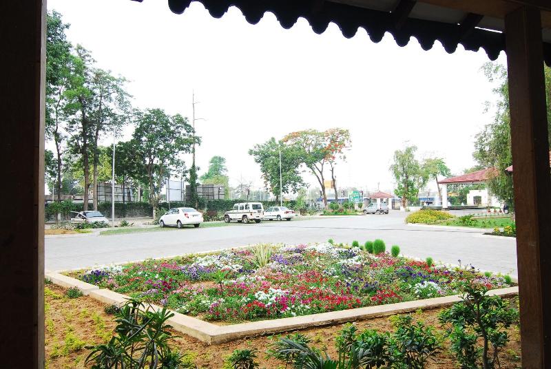 Chanakya Bnr Hotel