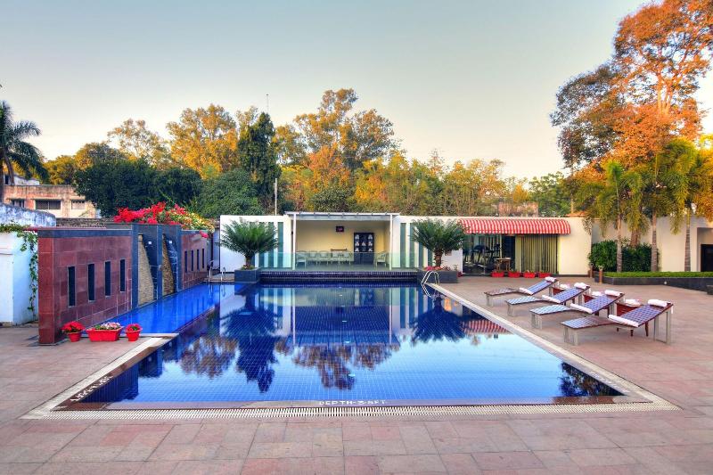 Chanakya Bnr Hotel